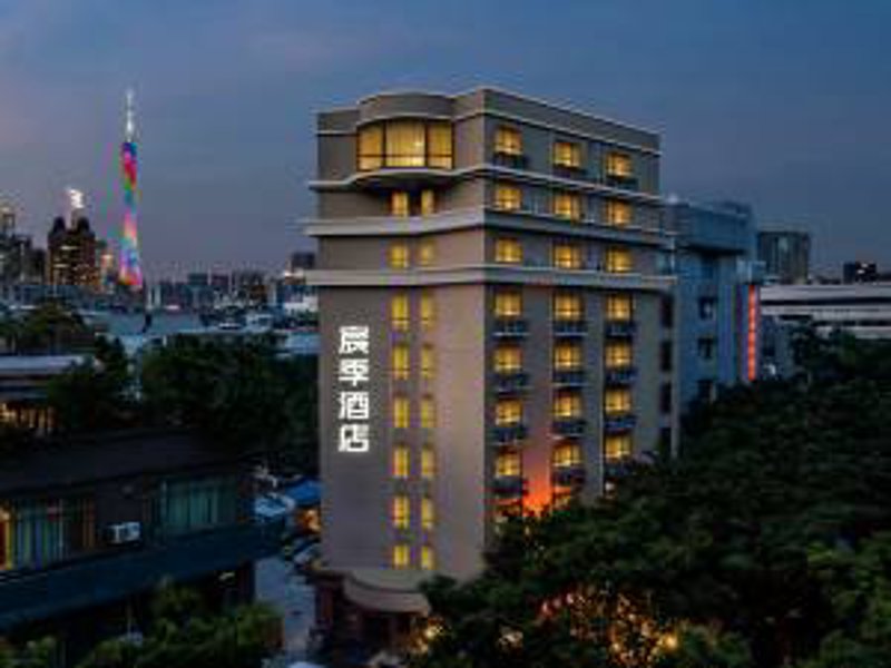 广州市金阳美景酒店有限公司的商务客房，以其优雅设计与贴心服务赢得了众多商旅客人的青睐。今天，我们将通过具体案例，对比分析不同风格的商务客房，帮助您更好地了解其特点和选择。